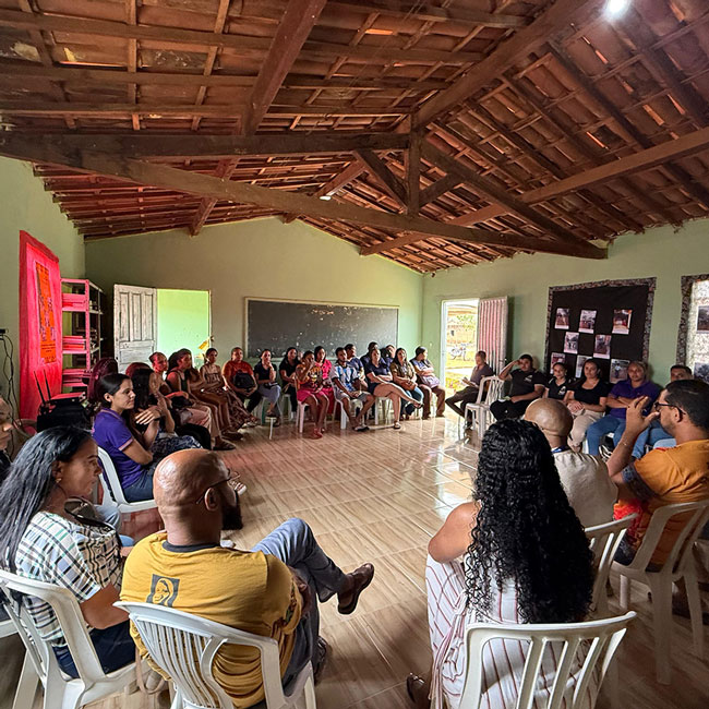 Comando para notícia - Estudantes da FACHUSC participam de aula de campo no Quilombo de Santana